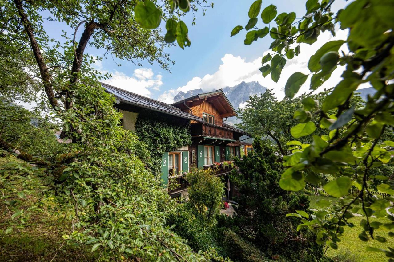 Alpenrelax Haus Weidmannsheil Wohnen Im Romantischen Forsthaus Werfen Exterior foto
