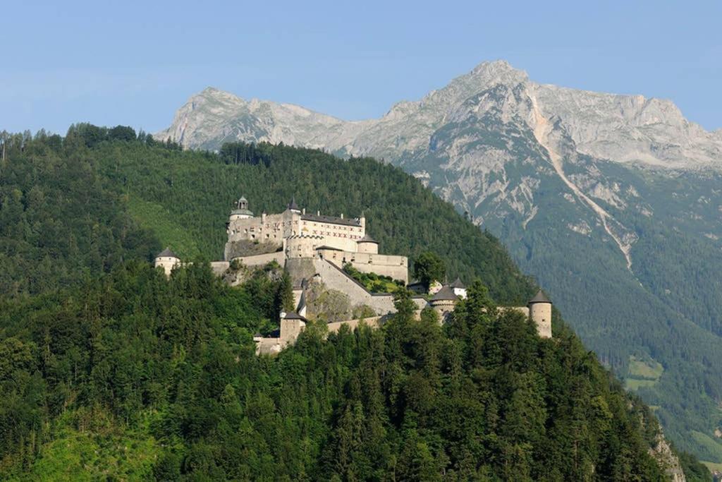 Alpenrelax Haus Weidmannsheil Wohnen Im Romantischen Forsthaus Werfen Exterior foto
