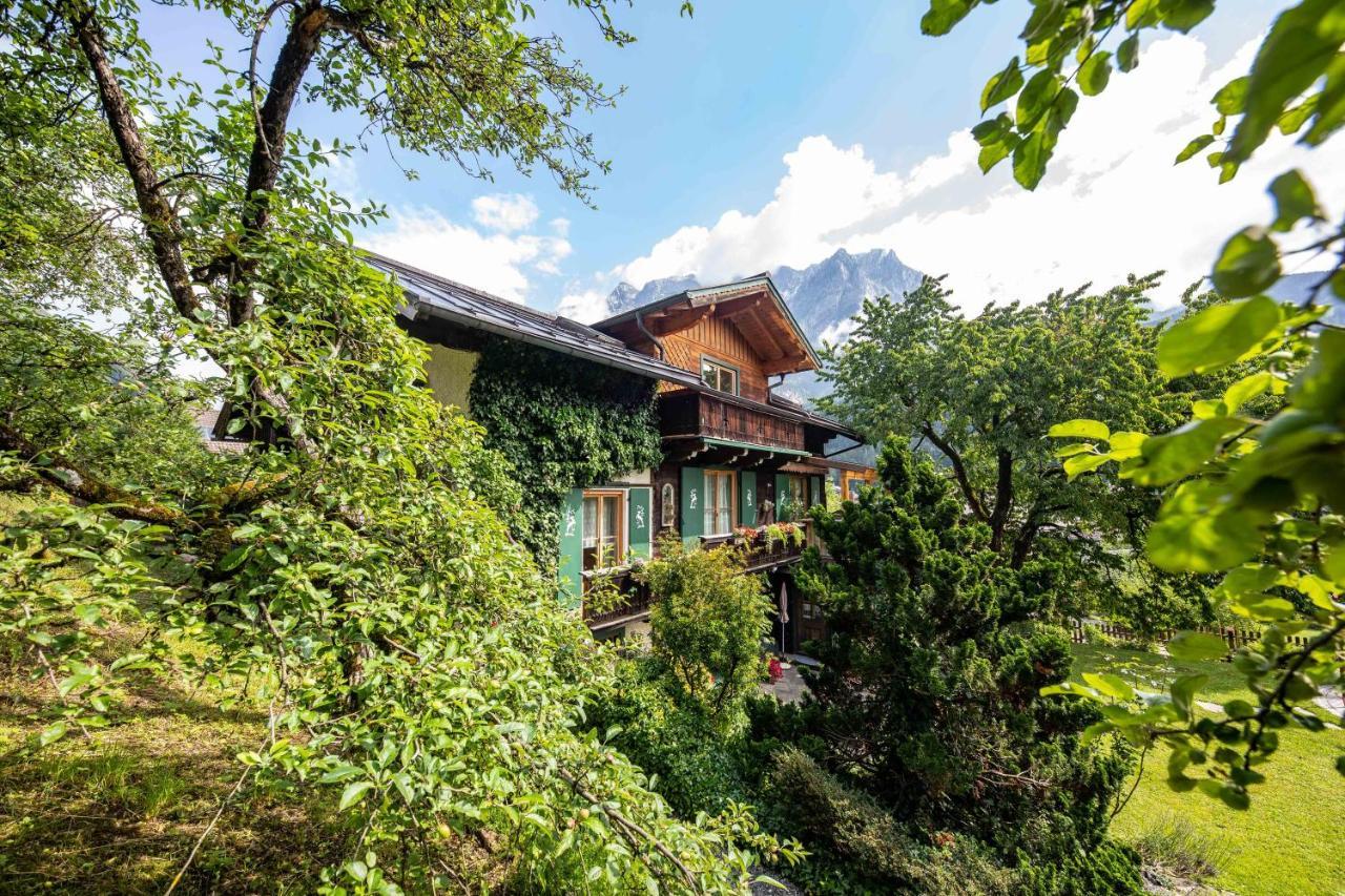 Alpenrelax Haus Weidmannsheil Wohnen Im Romantischen Forsthaus Werfen Exterior foto